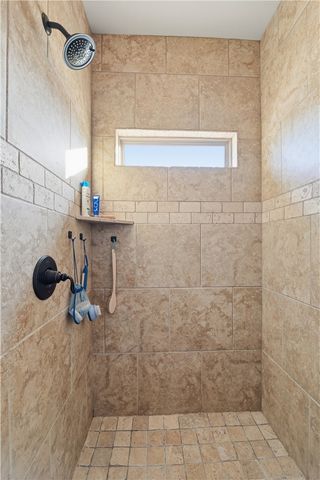 465 S Grandview Court, Farmington, AR 72730