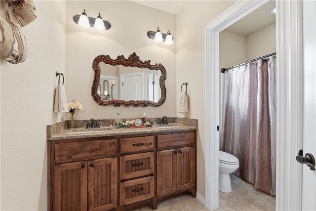 465 S Grandview Court, Farmington, AR 72730