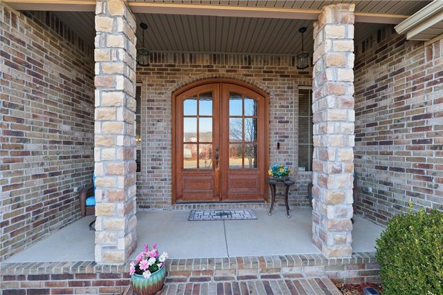 465 S Grandview Court, Farmington, AR 72730