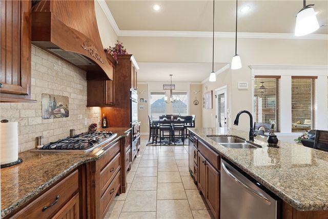 465 S Grandview Court, Farmington, AR 72730