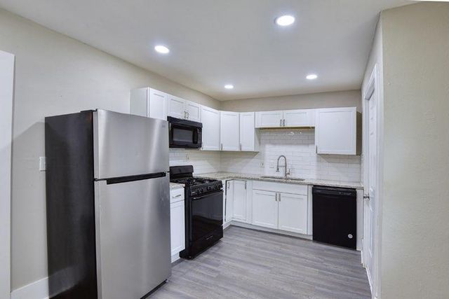 1888 Vesta Avenue, College Park, GA 30337