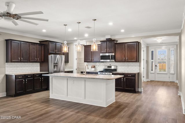 1913 Discovery Loop, Panama City, FL 32405