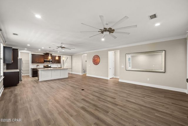 1913 Discovery Loop, Panama City, FL 32405