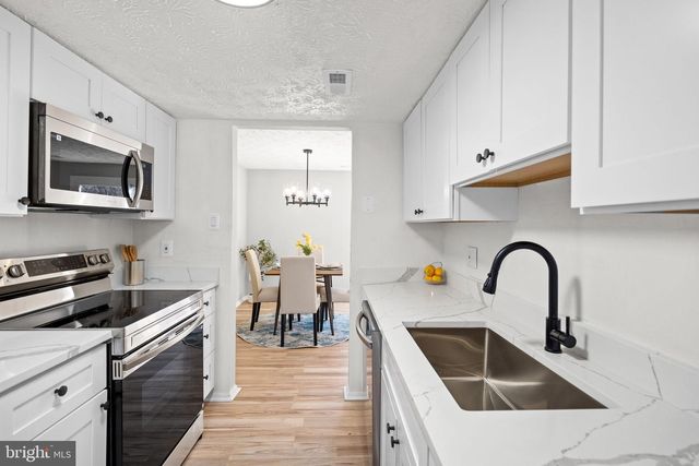 5570 CAITHNESS CT, Fairfax, VA 22032