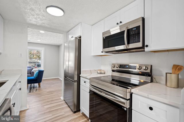 5570 CAITHNESS CT, Fairfax, VA 22032