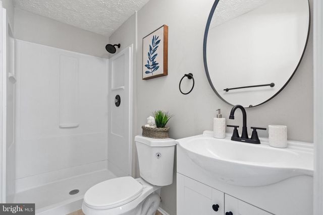 5570 CAITHNESS CT, Fairfax, VA 22032