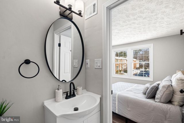 5570 CAITHNESS CT, Fairfax, VA 22032