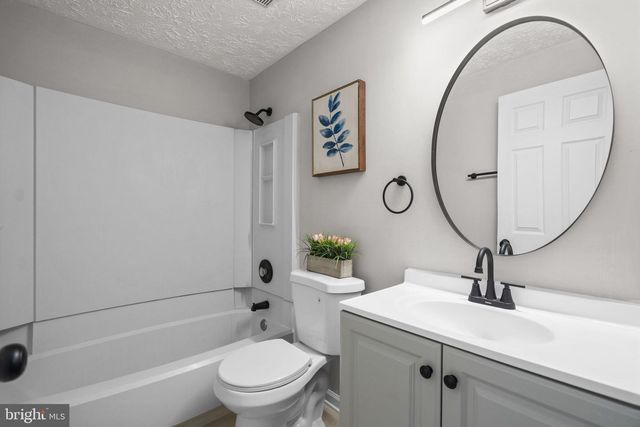 5570 CAITHNESS CT, Fairfax, VA 22032