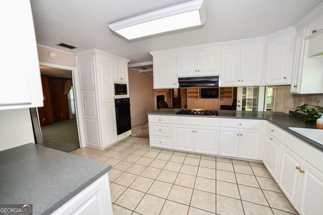 39 Adams Street, Jesup, GA 31545