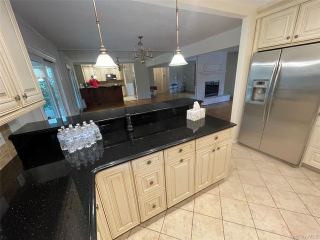 30 Tremont Street, Garden City, NY 11530