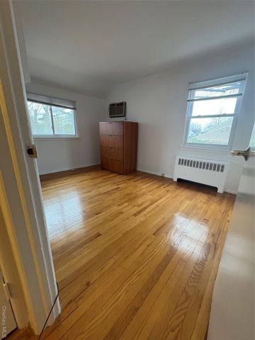 30 Tremont Street, Garden City, NY 11530