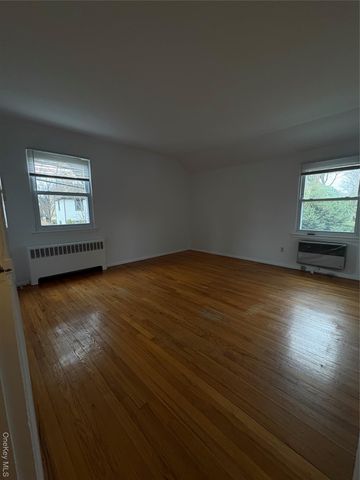 30 Tremont Street, Garden City, NY 11530