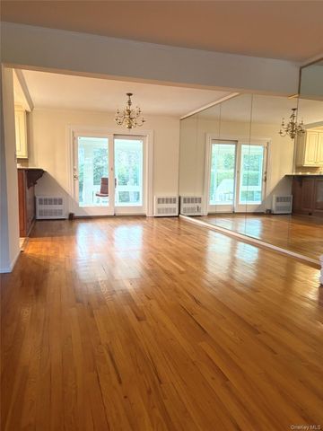 30 Tremont Street, Garden City, NY 11530