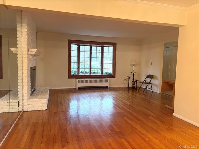 30 Tremont Street, Garden City, NY 11530