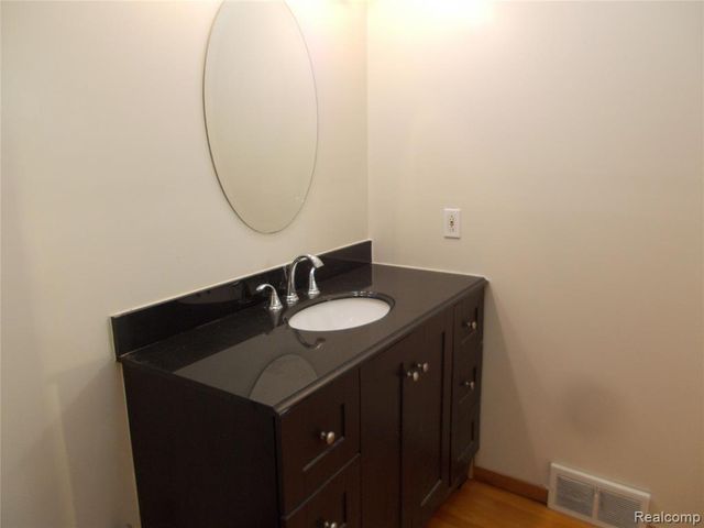 3341 Buckingham Avenue Avenue, Berkley, MI 48072