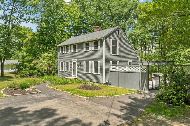 527 North Main Street, Wolfeboro, NH 03894