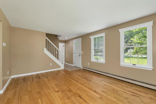 527 North Main Street, Wolfeboro, NH 03894