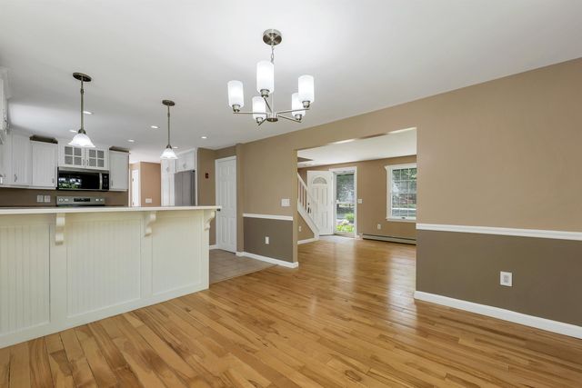 527 North Main Street, Wolfeboro, NH 03894