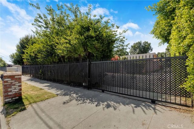 19000 Strathern, Reseda, CA 91335