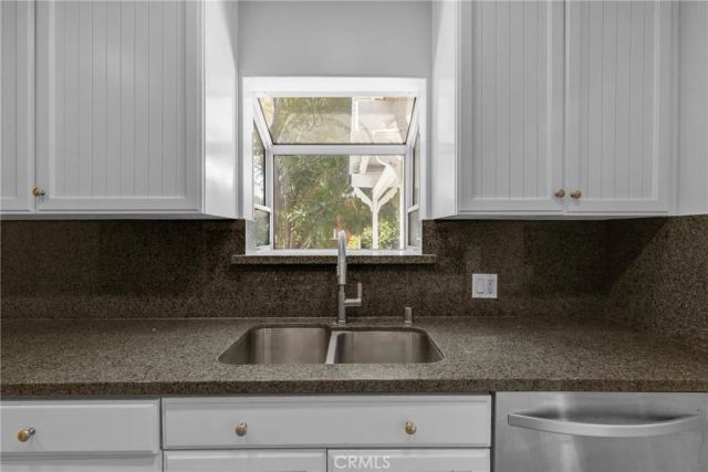 19000 Strathern, Reseda, CA 91335