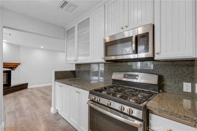 19000 Strathern, Reseda, CA 91335