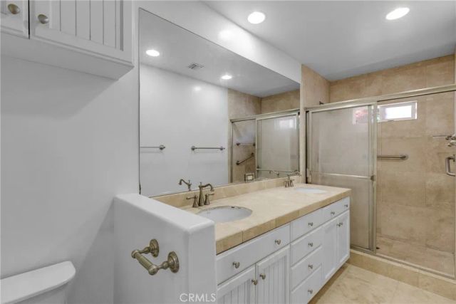 19000 Strathern, Reseda, CA 91335