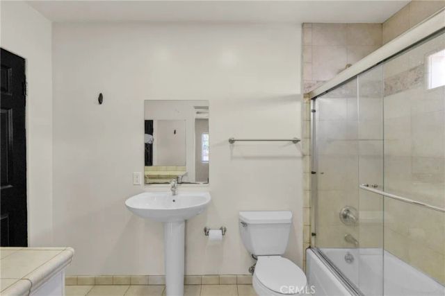 19000 Strathern, Reseda, CA 91335