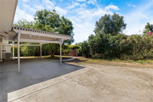 19000 Strathern, Reseda, CA 91335