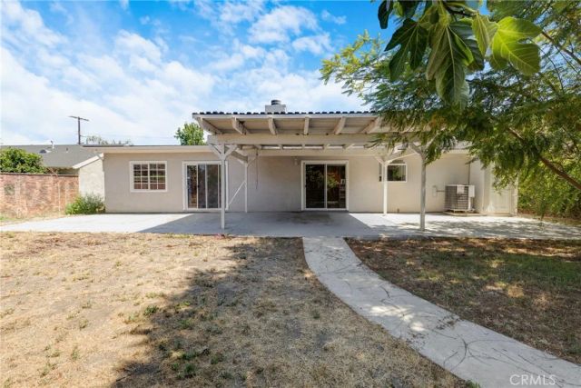 19000 Strathern, Reseda, CA 91335