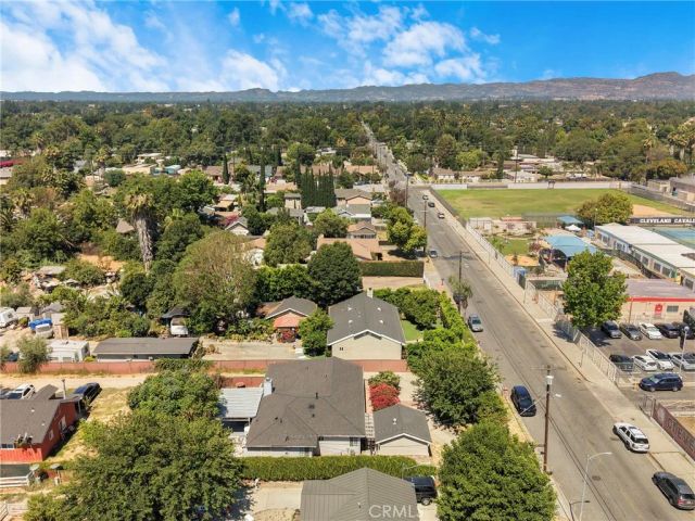 19000 Strathern, Reseda, CA 91335