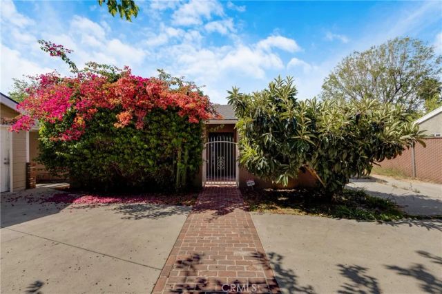 19000 Strathern, Reseda, CA 91335