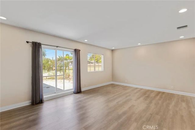19000 Strathern, Reseda, CA 91335
