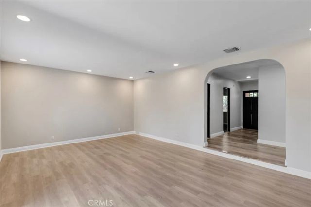 19000 Strathern, Reseda, CA 91335