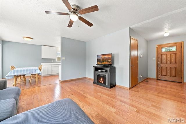 4208 NW Point Drive, House Springs, MO 63051
