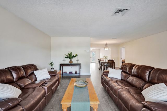 1921 N 49th Avenue, Hollywood, FL 33021