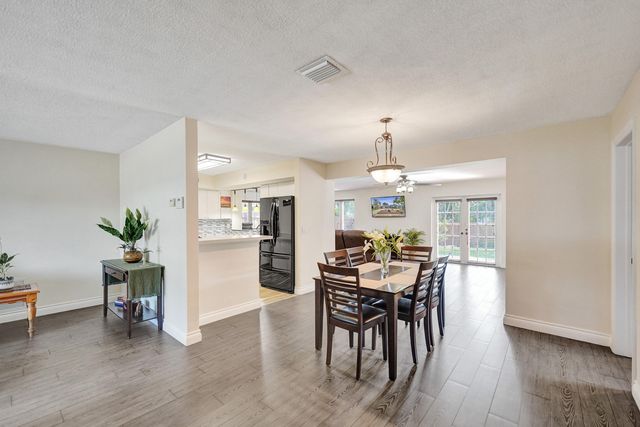 1921 N 49th Avenue, Hollywood, FL 33021