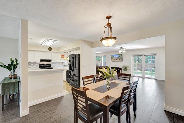 1921 N 49th Avenue, Hollywood, FL 33021