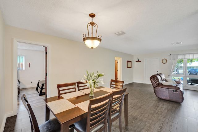 1921 N 49th Avenue, Hollywood, FL 33021