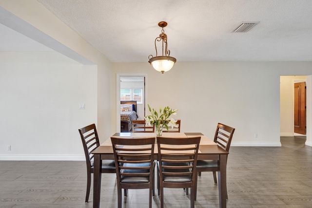 1921 N 49th Avenue, Hollywood, FL 33021