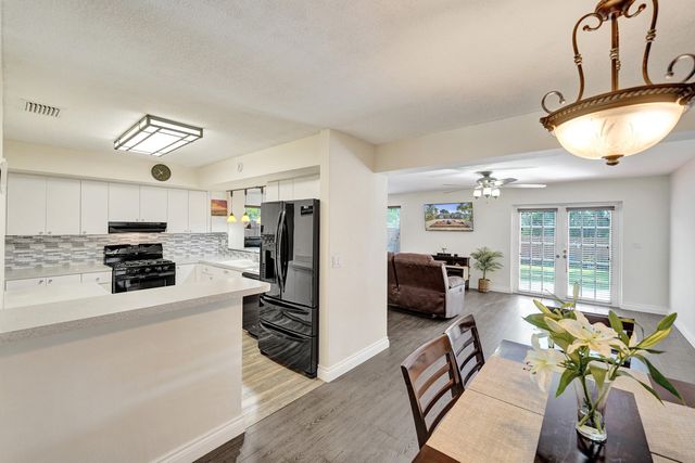 1921 N 49th Avenue, Hollywood, FL 33021