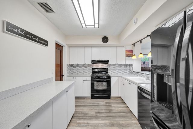 1921 N 49th Avenue, Hollywood, FL 33021