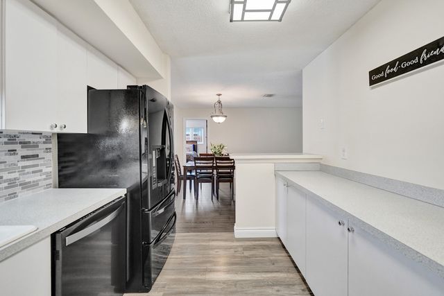 1921 N 49th Avenue, Hollywood, FL 33021