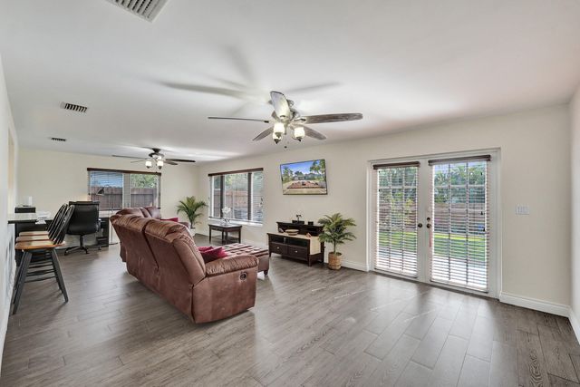 1921 N 49th Avenue, Hollywood, FL 33021