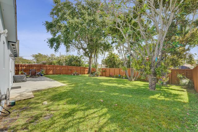 1921 N 49th Avenue, Hollywood, FL 33021