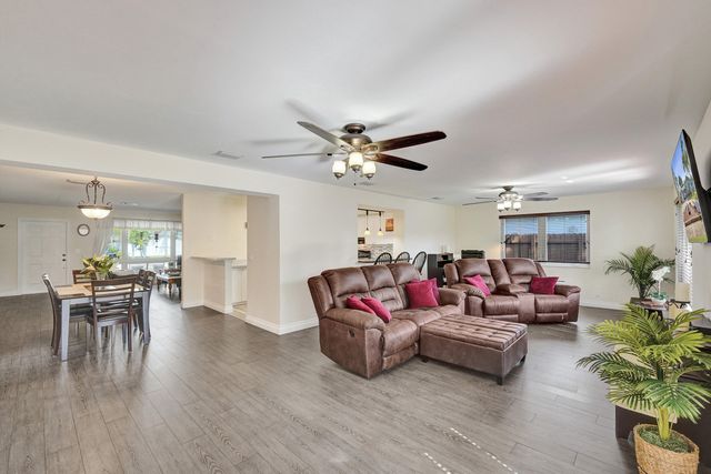 1921 N 49th Avenue, Hollywood, FL 33021