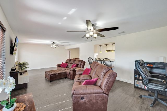 1921 N 49th Avenue, Hollywood, FL 33021