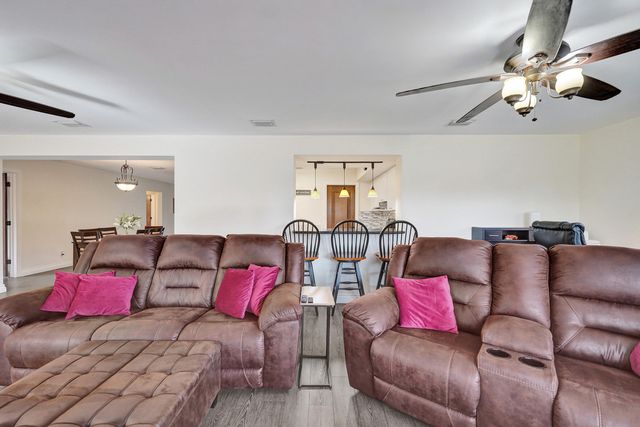 1921 N 49th Avenue, Hollywood, FL 33021