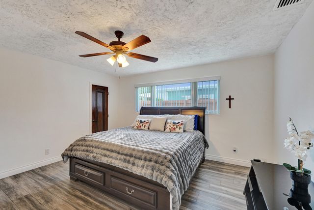 1921 N 49th Avenue, Hollywood, FL 33021