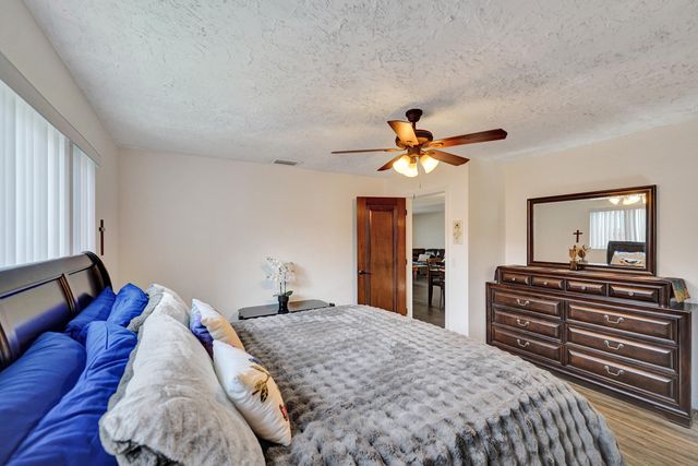 1921 N 49th Avenue, Hollywood, FL 33021