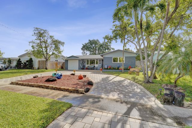 1921 N 49th Avenue, Hollywood, FL 33021